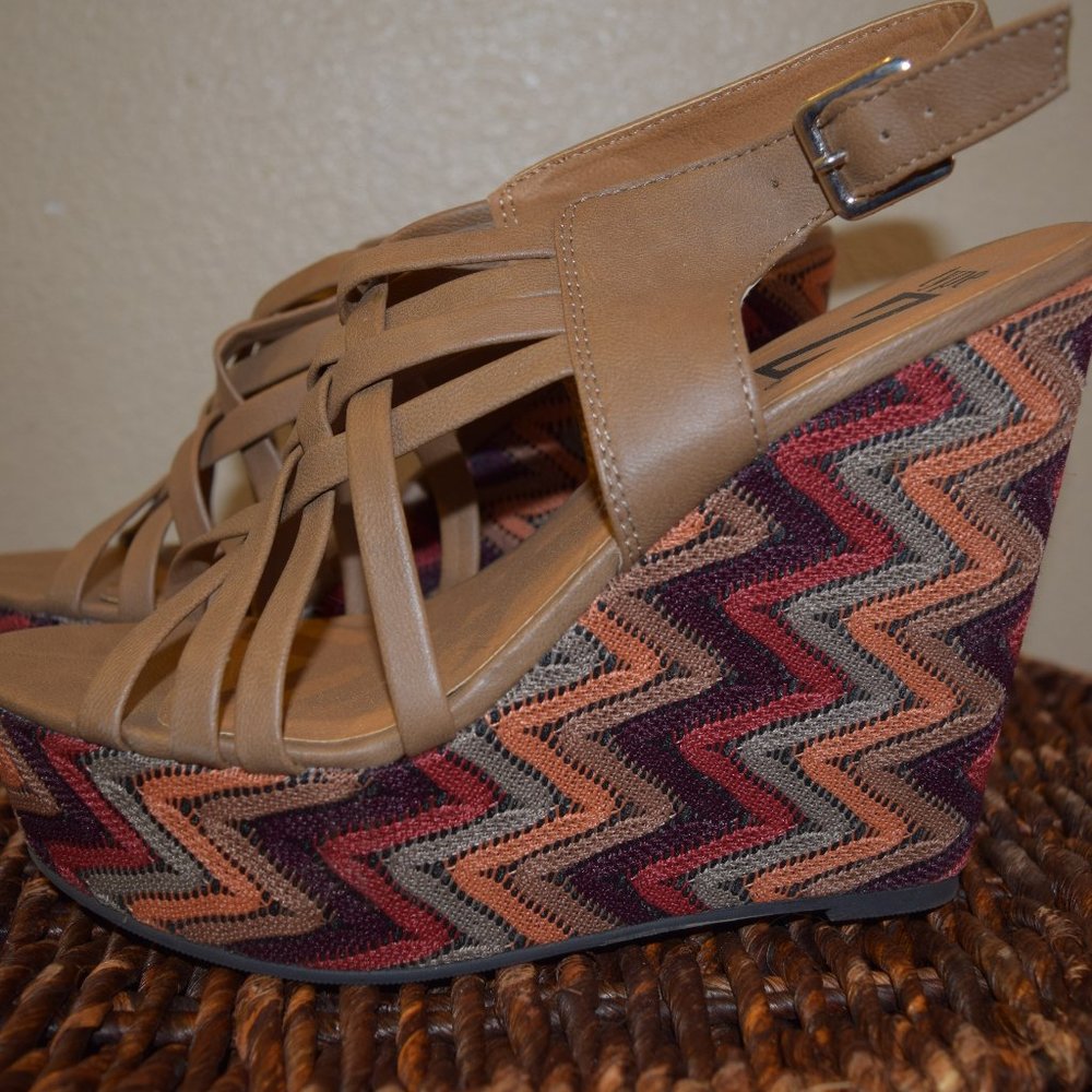 Type Z Kagey taupe wedge sandals, NIB Sz. 8.5